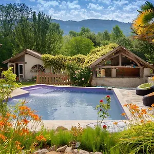https://gite-de-lelephant.hotels-rhonealpes.com